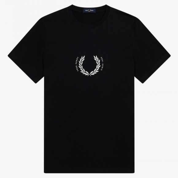 Fred Perry Crewneck T-shirt in Black with Crest Logo - M4583 Size Small - BNWT - Picture 2 of 5